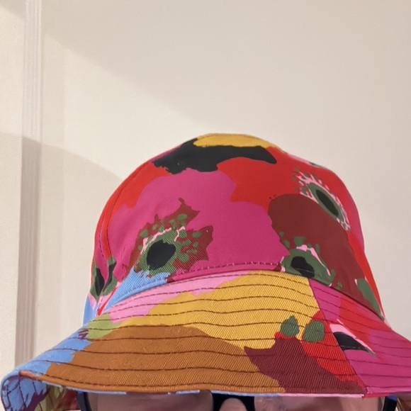 Gucci  Printed Bucket Hat with dust cover - barely worn - Picture 5 of 6